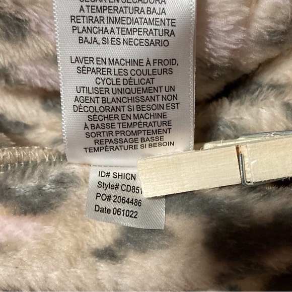Cuddl Duds Leopard Print Fleece Jacket | Super Soft | Short Robe - Picture 9 of 9